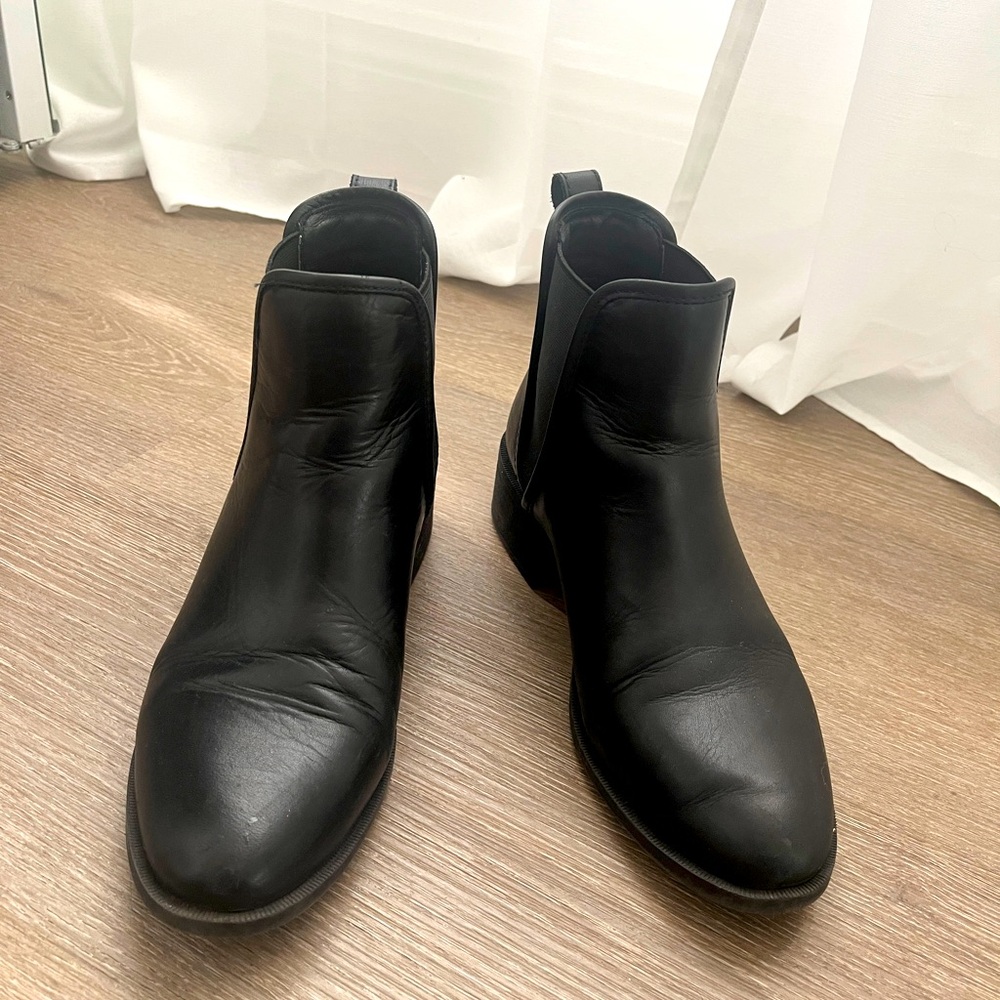 Steve Madden Chelsea Boots Size 7